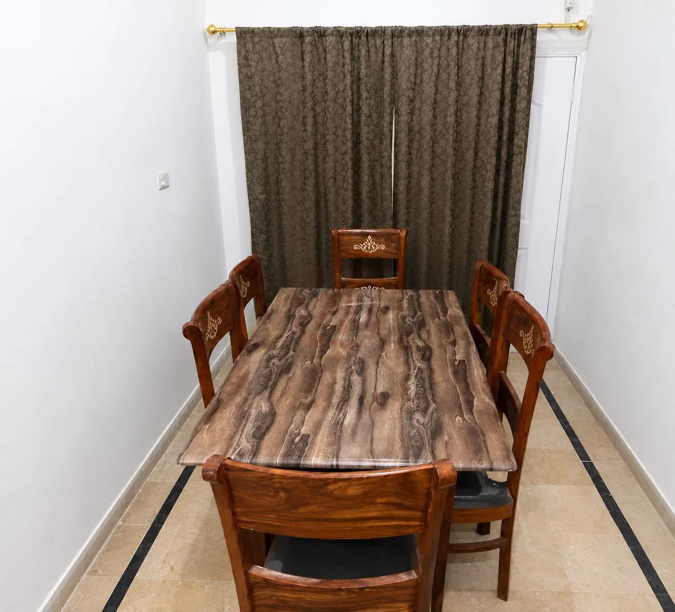 Spacious 2Br furnished house with a park nearby