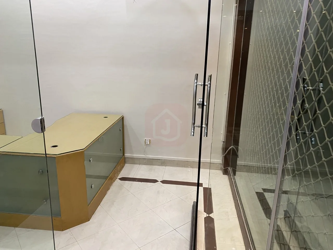 Semi-Furnished Office for Rent – Kohinoor One Plaza, Faisalabad