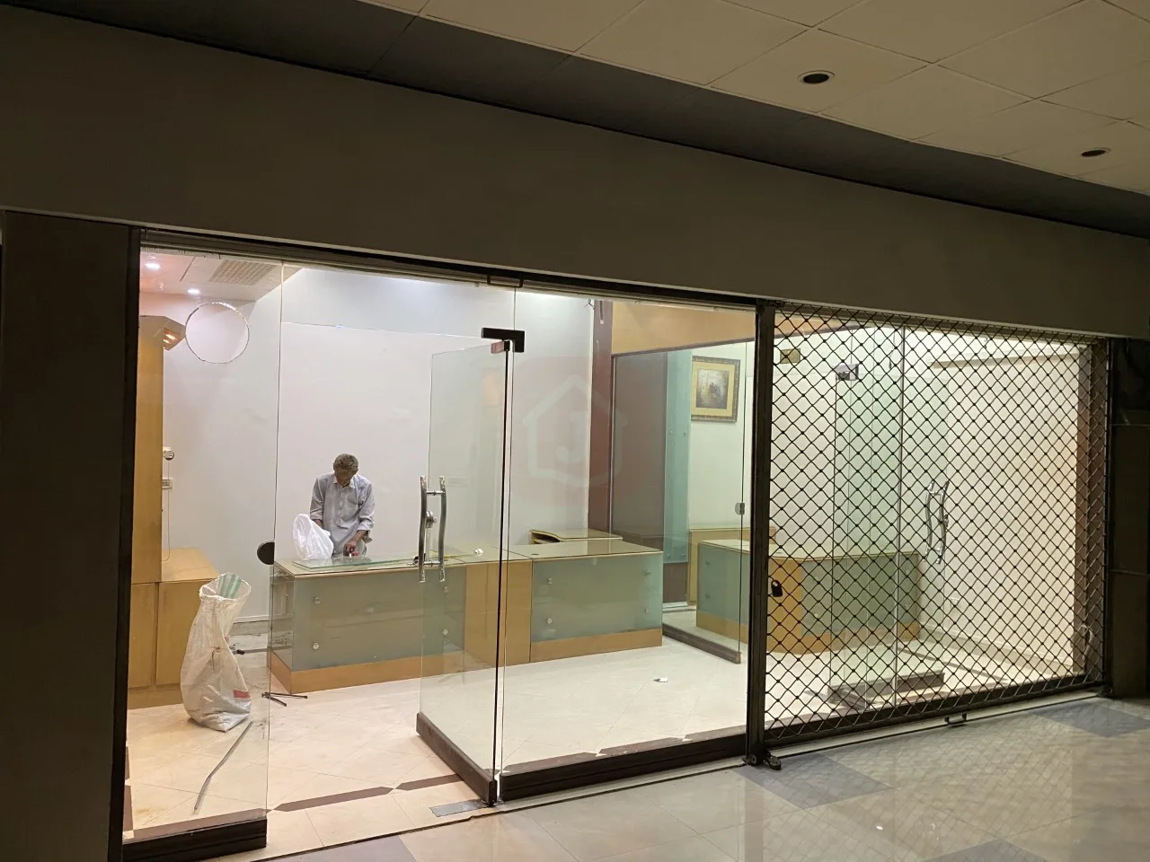 Semi-Furnished Office for Rent – Kohinoor One Plaza, Faisalabad