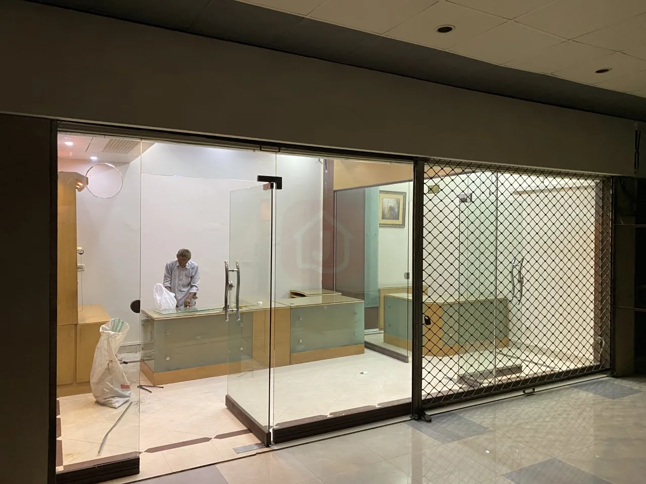 Semi-Furnished Office for Rent – Kohinoor One Plaza, Faisalabad