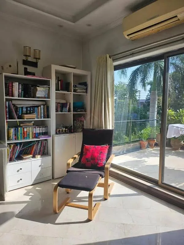 Modern One Kanal Bungalow with 5 Bedrooms and Lift in DHA Lahore