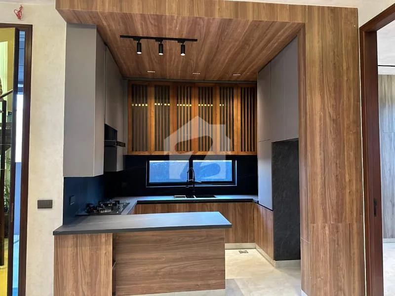 Stunning 5 Marla Home with Grand Lobby Near Doll Men Mall