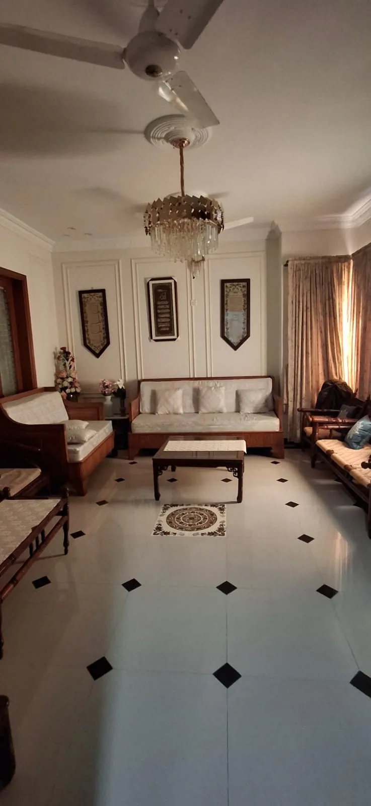Own a Spacious 500-Yard Two-Unit Bungalow on Khayaban-e-Bahria, DHA Phase 5