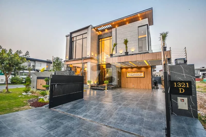 12 Marla Corner House with Full Basement in DHA Phase 7 for Sale