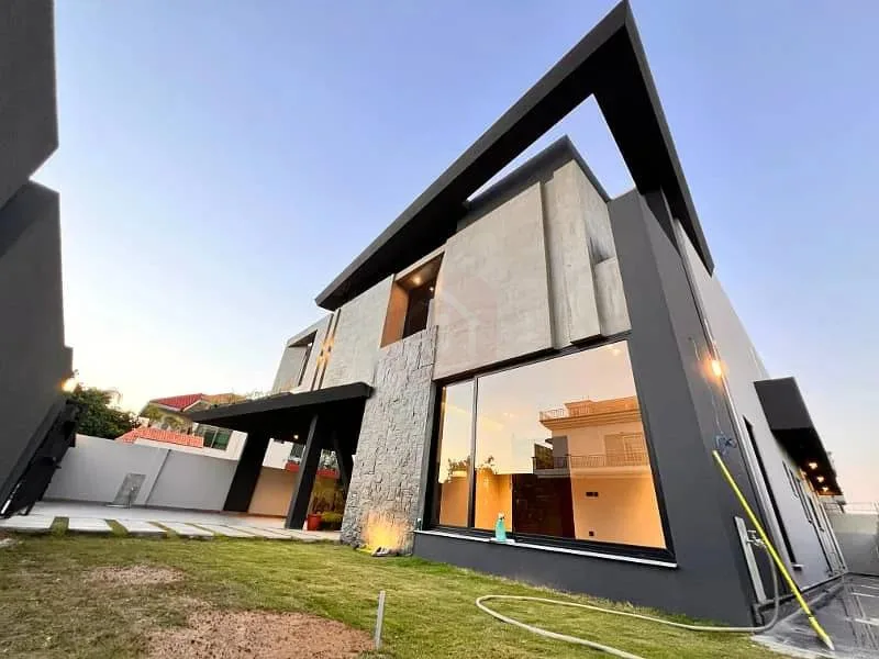 Stunning Modern House Available in DHA Phase 2