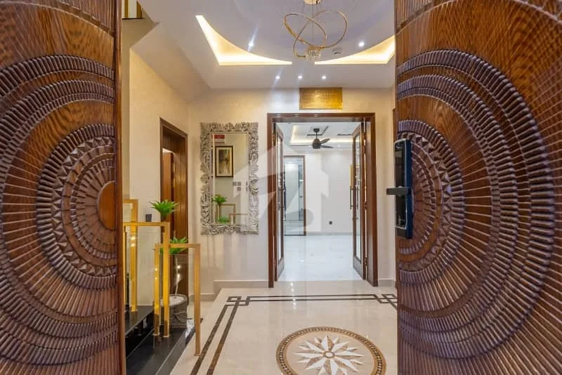 10 Marla House Available Close to Park