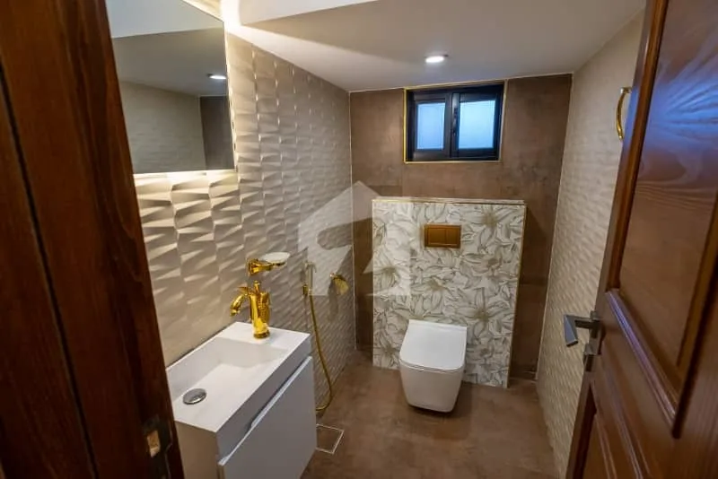 10 Marla House Available Close to Park