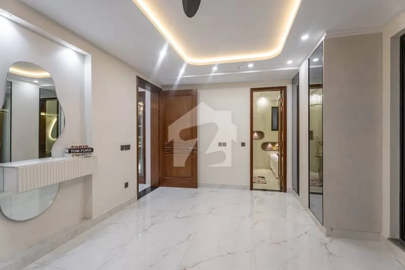 10 Marla House Available Close to Park