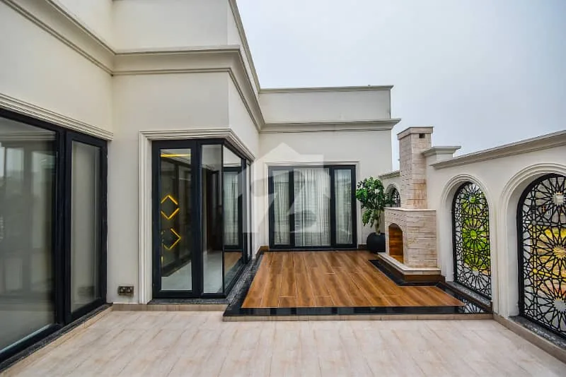 Spacious 1 Kanal Corner House with Full Basement Near Raya
