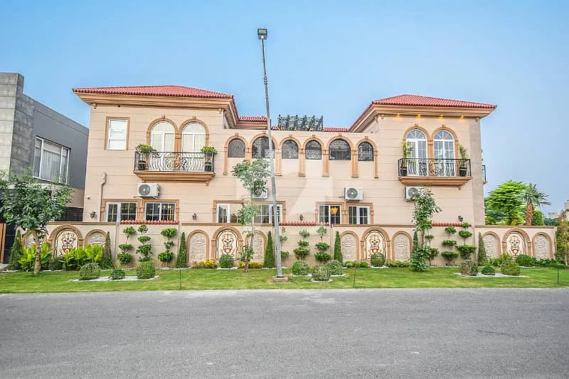 Spanish Villa Available for Sale on 70ft Road in DHA Phase 7