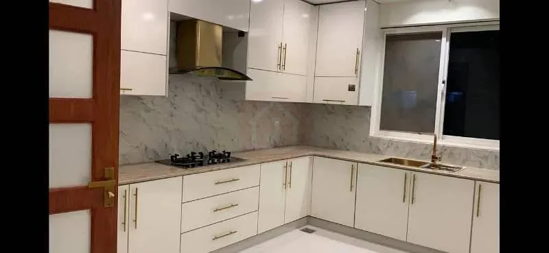 Newly Constructed Kanal Mansion in Prime Location