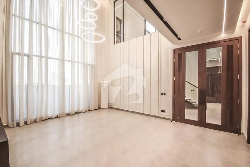 Luxury One Kanal House Available Near Defence Raya