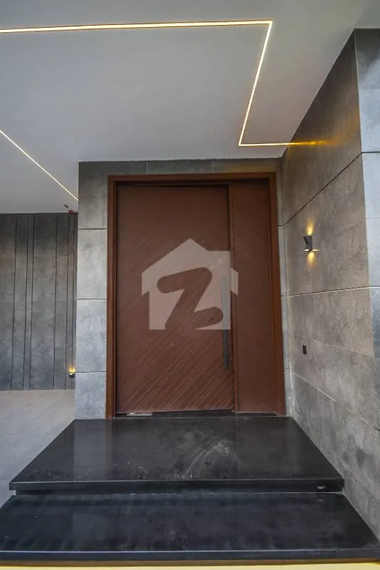 Luxury One Kanal House Available Near Defence Raya