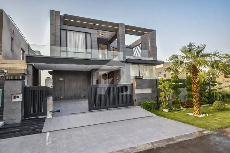 Luxury One Kanal House Available Near Defence Raya