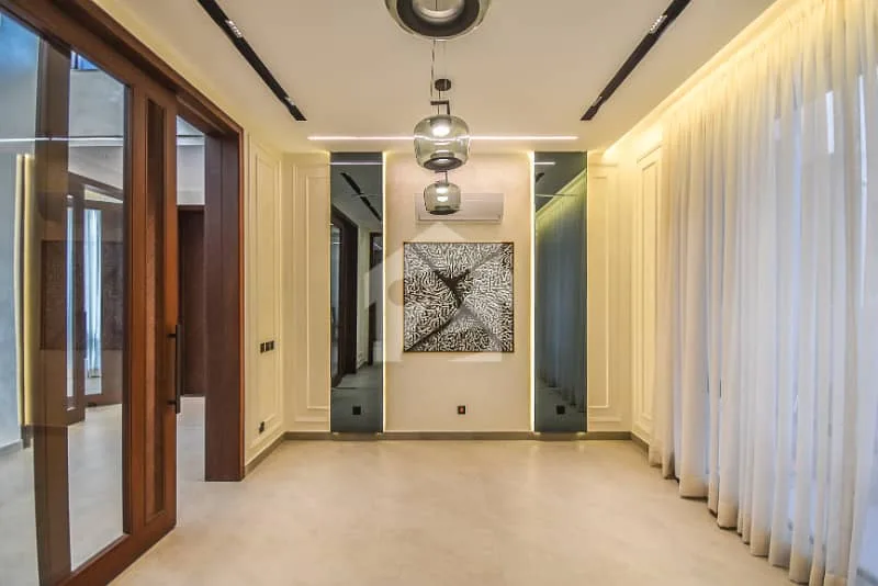 Luxury One Kanal House Available Near Defence Raya