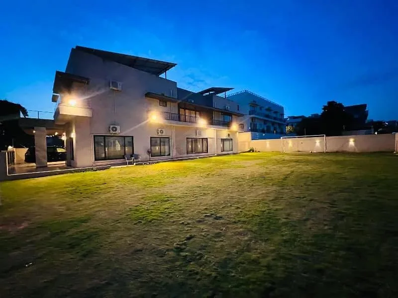 Stunning 40 Marla Designer Home Available with Large Lawn