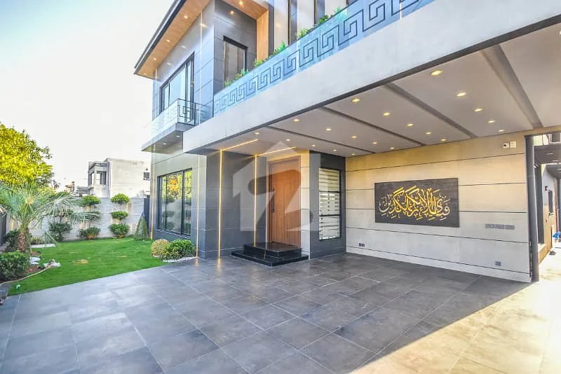10 Marla Newly Built House in Prime Location Close to Park and Airport