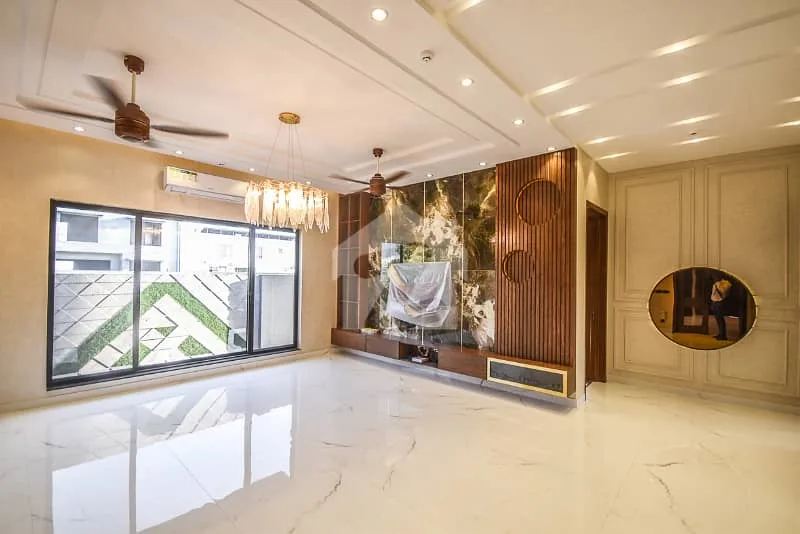 10 Marla Newly Built House in Prime Location Close to Park and Airport