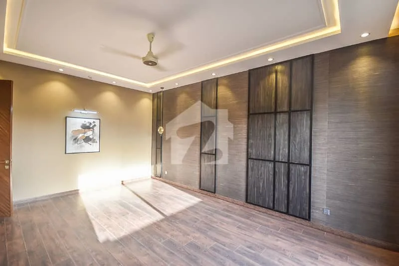 10 Marla Newly Built House in Prime Location Close to Park and Airport