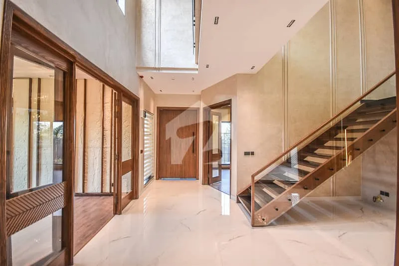 10 Marla Newly Built House in Prime Location Close to Park and Airport