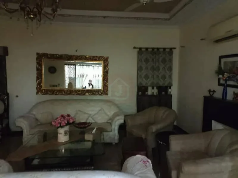 Modern One Kanal Single Storey Bungalow with 3 Bedrooms in DHA Lahore