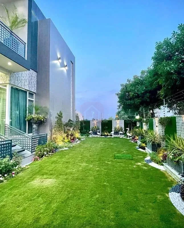2 Kanal Luxury Bungalow with Full Basement and Amenities in DHA Lahore
