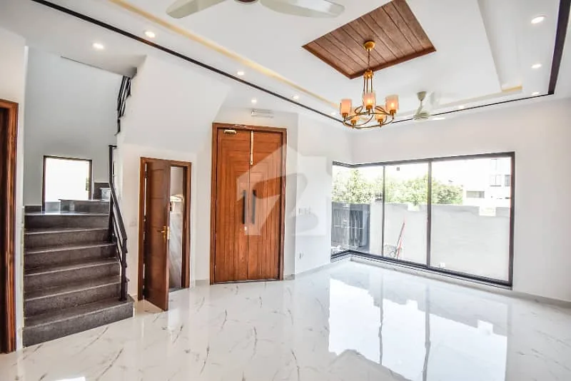 5 MARLA OWNER BUILT HOUSE IN PRIME LOCATION OF DHA LAHORE