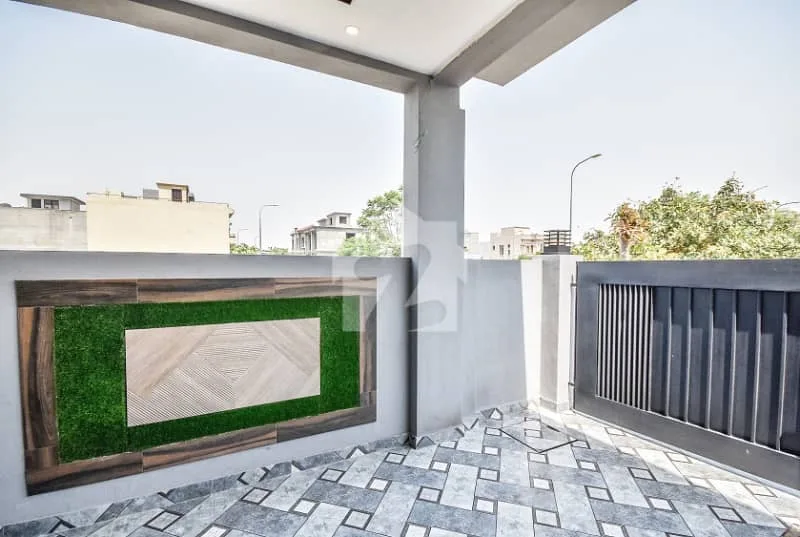 5 MARLA OWNER BUILT HOUSE IN PRIME LOCATION OF DHA LAHORE