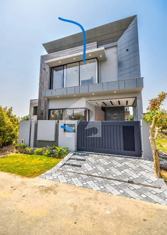 5 MARLA OWNER BUILT HOUSE IN PRIME LOCATION OF DHA LAHORE