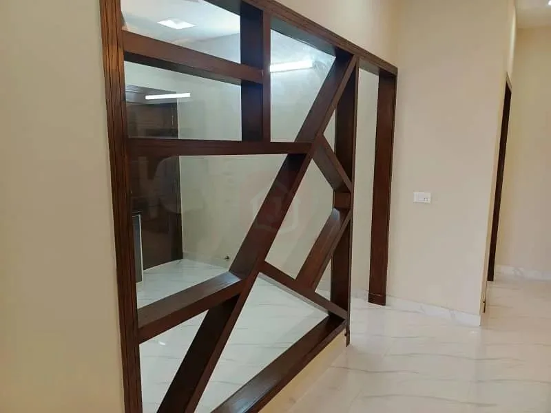 Brand New 10 Marla Sun-Faced Home in Top City 1