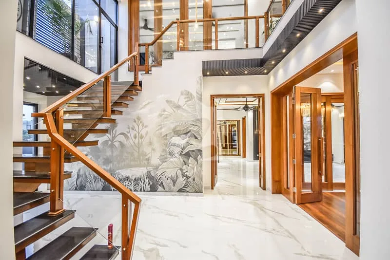 Exceptional 1 Kanal Modern Home in Tranquil Area Close to Main Road