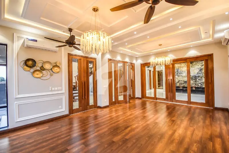 Exceptional 1 Kanal Modern Home in Tranquil Area Close to Main Road