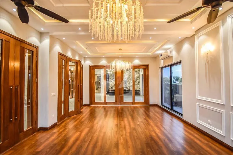Exceptional 1 Kanal Modern Home in Tranquil Area Close to Main Road