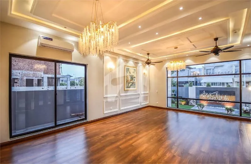 Exceptional 1 Kanal Modern Home in Tranquil Area Close to Main Road