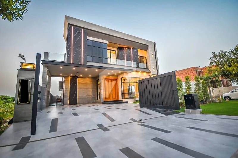 Exceptional 1 Kanal Modern Home in Tranquil Area Close to Main Road