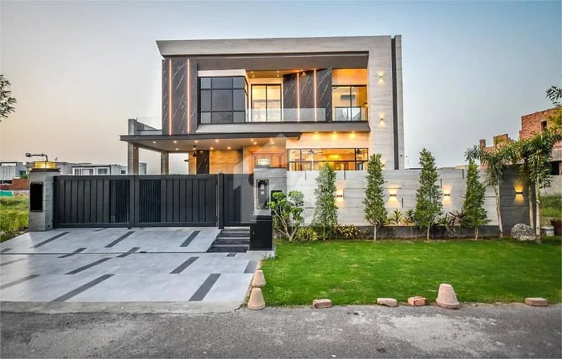 Exceptional 1 Kanal Modern Home in Tranquil Area Close to Main Road