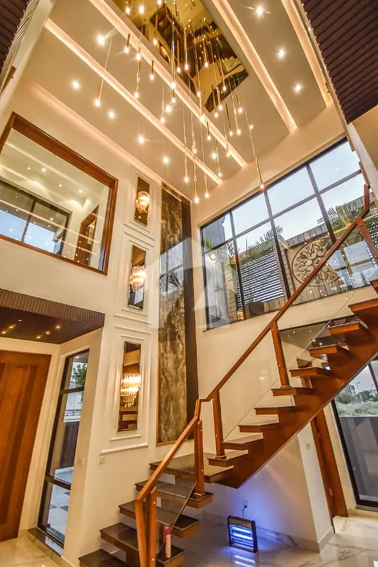 Exceptional 1 Kanal Modern Home in Tranquil Area Close to Main Road