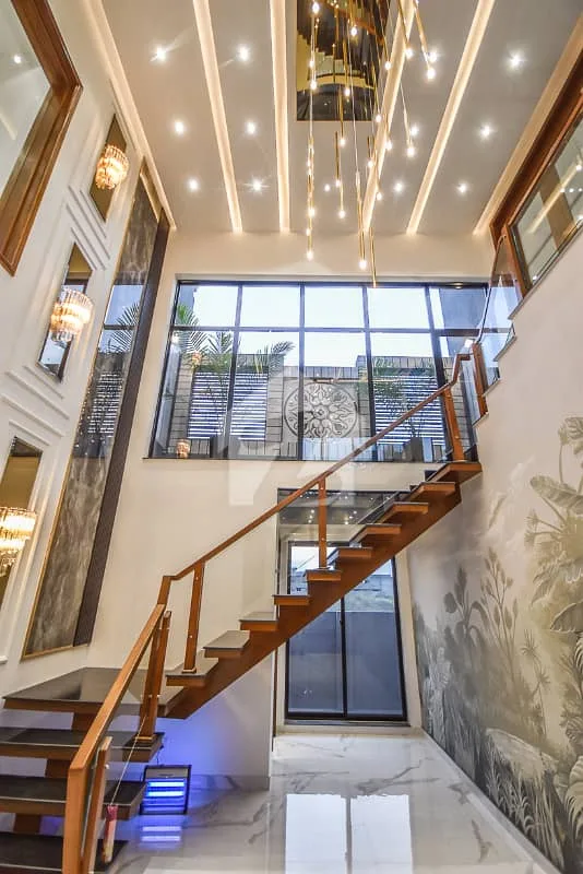 Exceptional 1 Kanal Modern Home in Tranquil Area Close to Main Road
