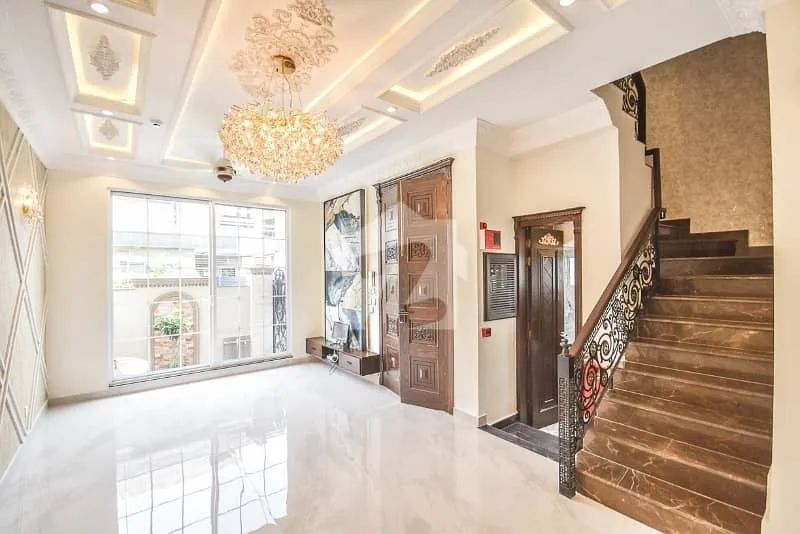 5 Marla Elegant Villa with High Ceiling Lobby Overlooking Park