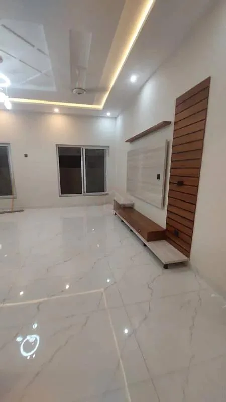 Stunning 1 Kanal Home Available in DHA Phase 2 Islamabad
