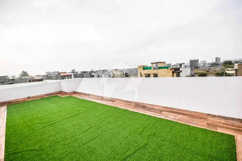 5 MARLA NEWLY BUILT MODERN HOUSE AVAILABLE FOR PURCHASE