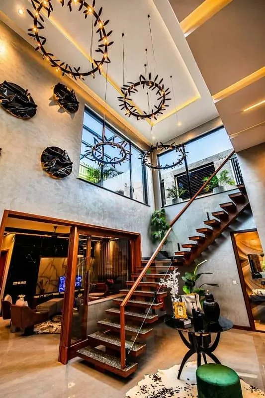 Modern One Kanal Bungalow for Sale in DHA Phase 4, Close to Park and School