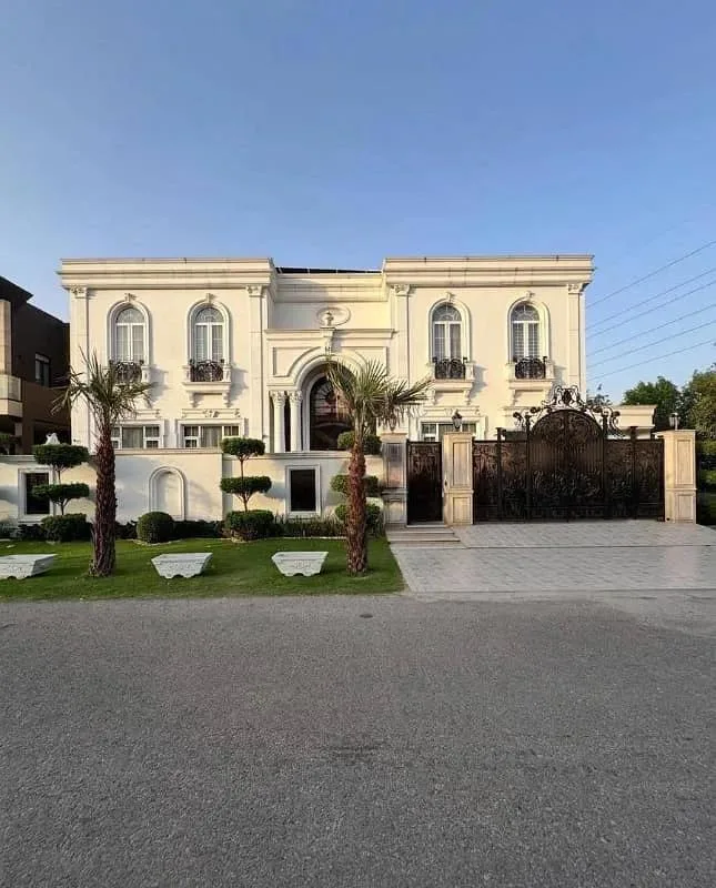 24 Marla Corner Bungalow with Solar in DHA Lahore