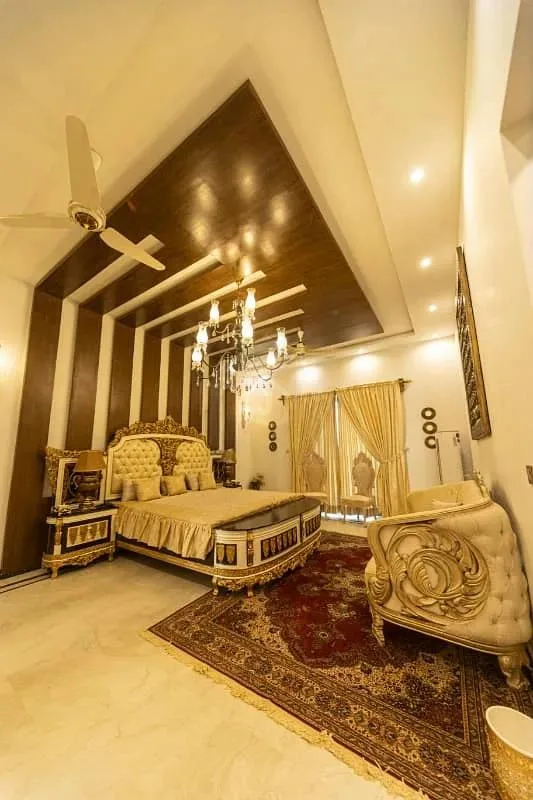10 Kanal Fully Furnished House Available for Sale in Gulberg Green