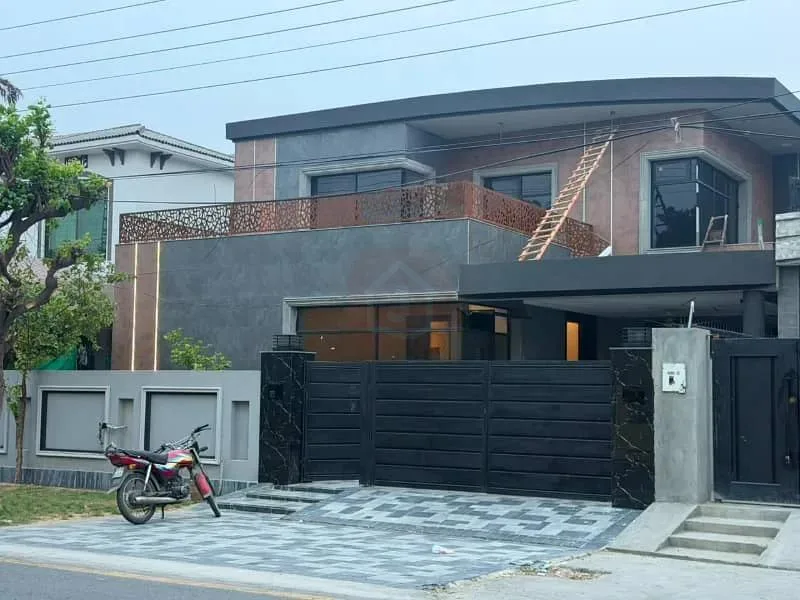 Stunning One Kanal Luxury Bungalow with Full Basement in DHA Lahore