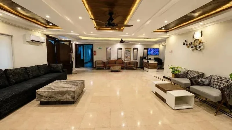 Old House for Sale in Prime F-7 Islamabad Location