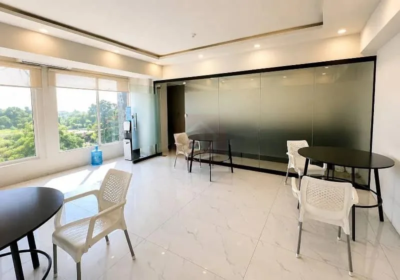 6000 SQFT Semi-Furnished Corporate Office in Blue Area