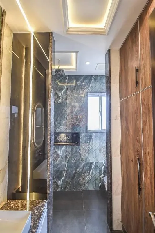 5 Marla Elegant Villa with High Ceiling Lobby Overlooking Park