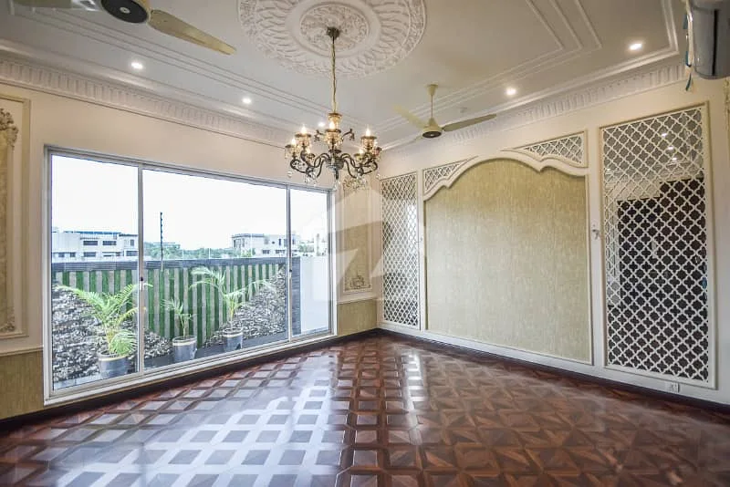 1 Kanal Contemporary Villa Available Near Carrefour in DHA