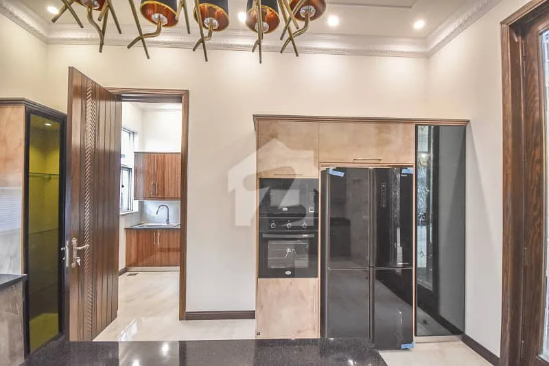 1 Kanal Contemporary Villa Available Near Carrefour in DHA